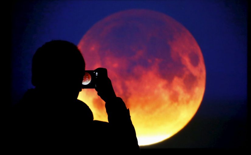 Full Eclipse of the Moon, 27. July 2018: the longest lasting eclipse in 21st Century – 103 minutes.